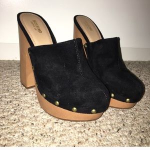 🍁🍂FALL SALE🍎🏈 Brand new high heeled clogs